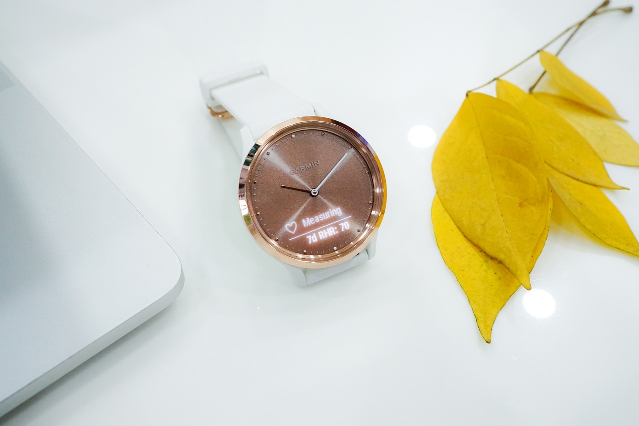 Image - watch smartwatch yellow leaf time