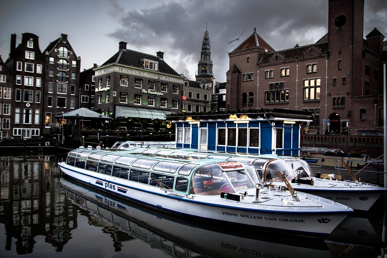 Image - amsterdam boot channel netherlands