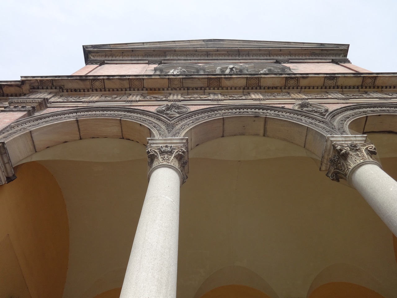 Image - temple church pillar building