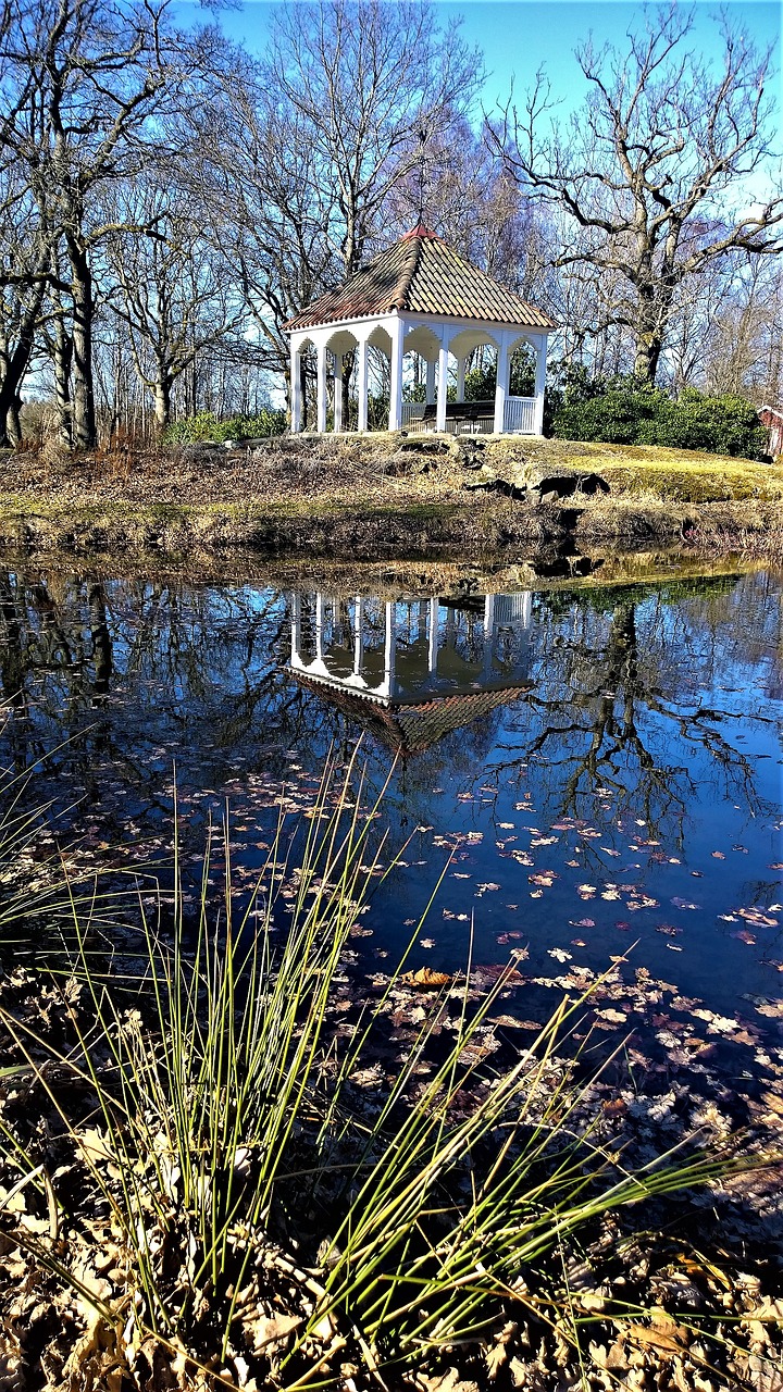 Image - dust mirror image water nature