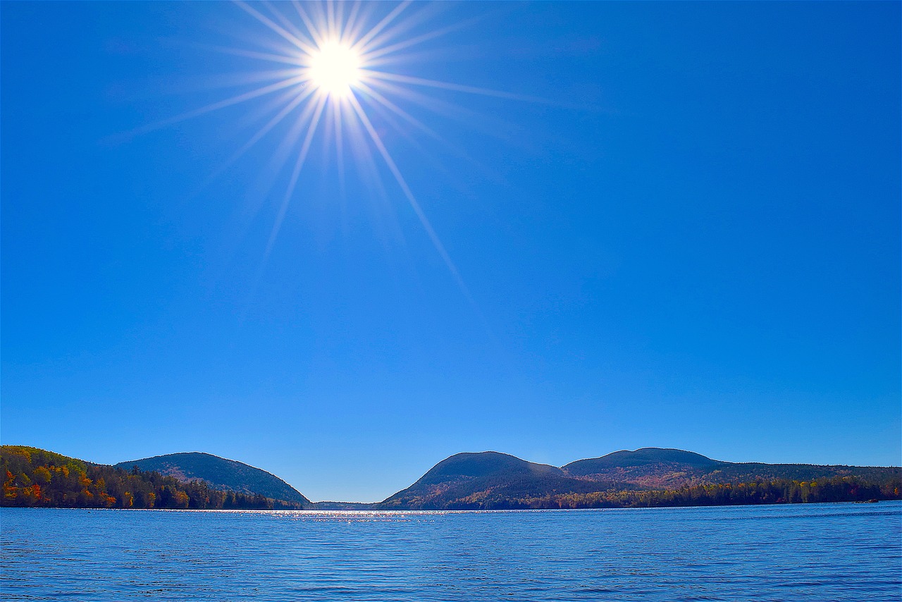 Image - lake trees sun foliage mountain