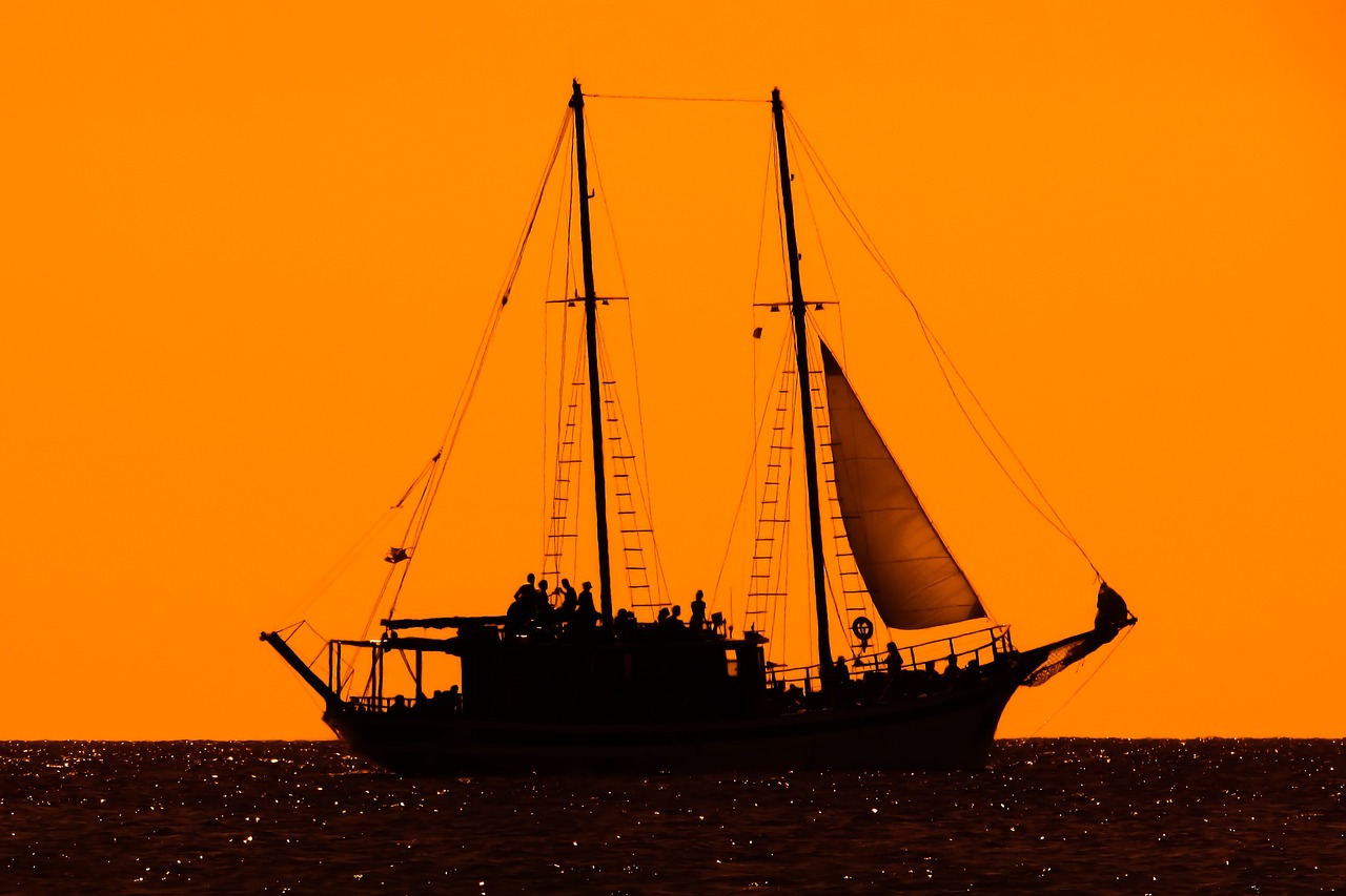 Image - cruise boat sunset sea horizon