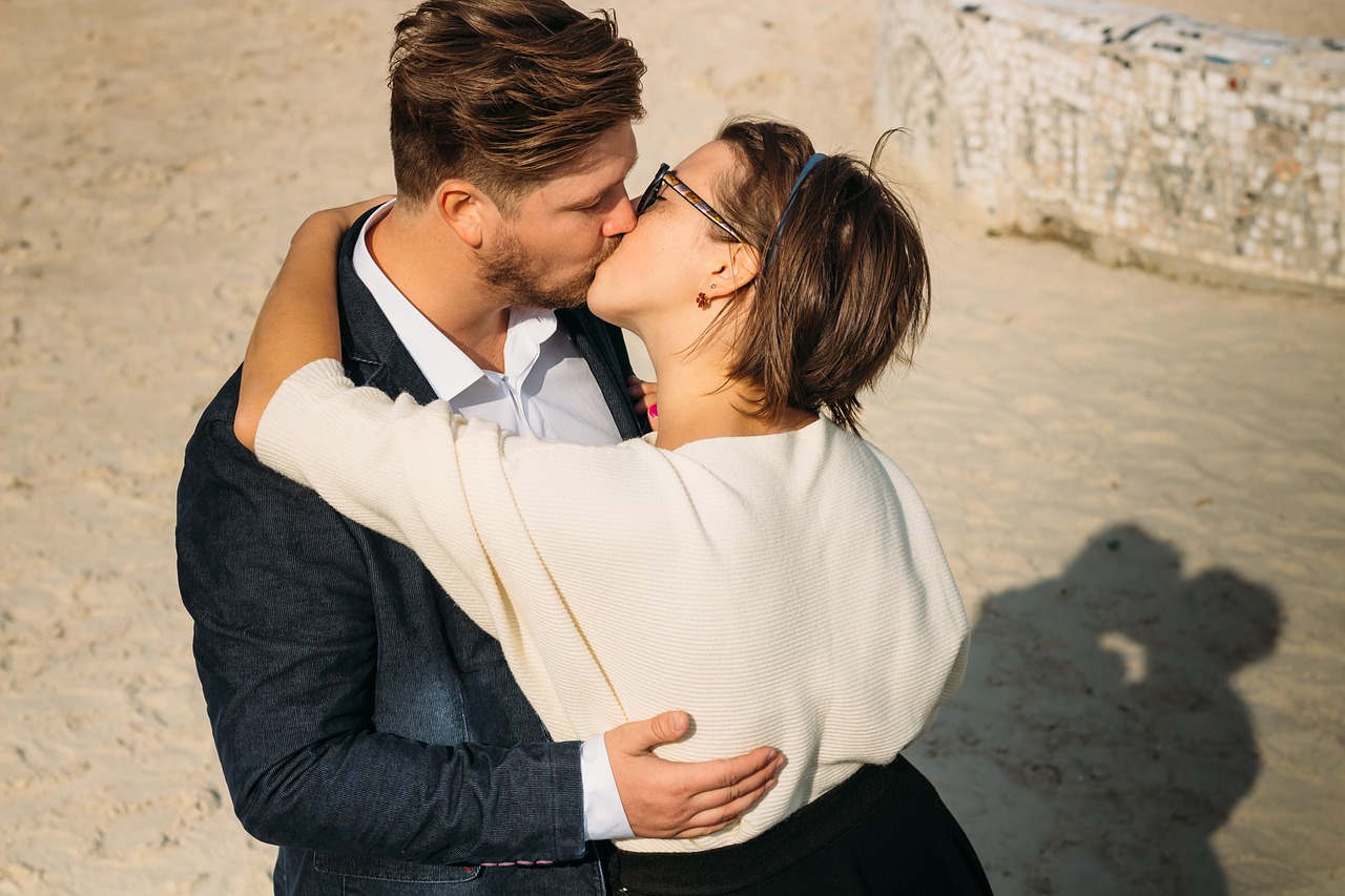 Image - on a yacht sweethearts kiss lovers