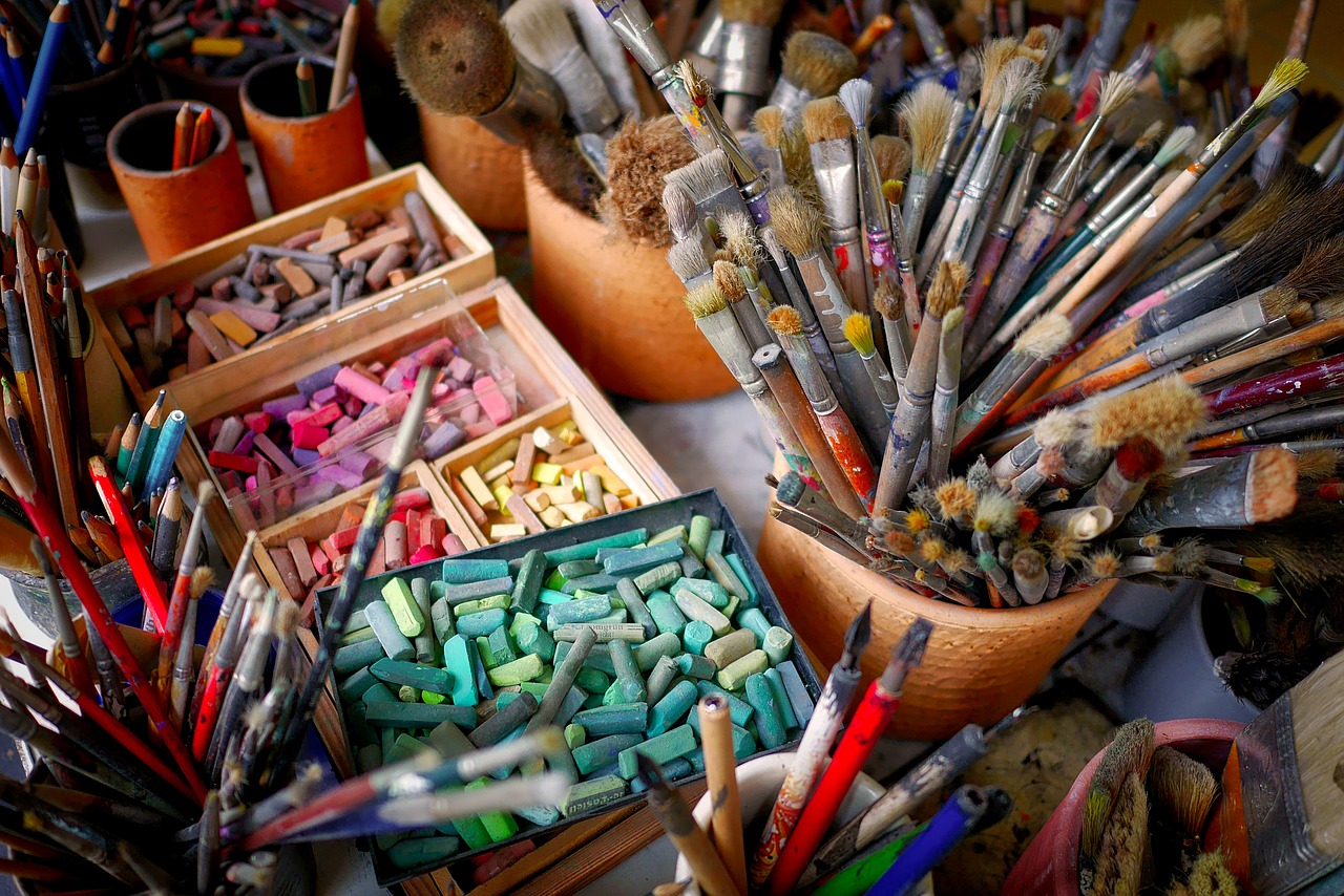 Image - brush chalk color artists atelier