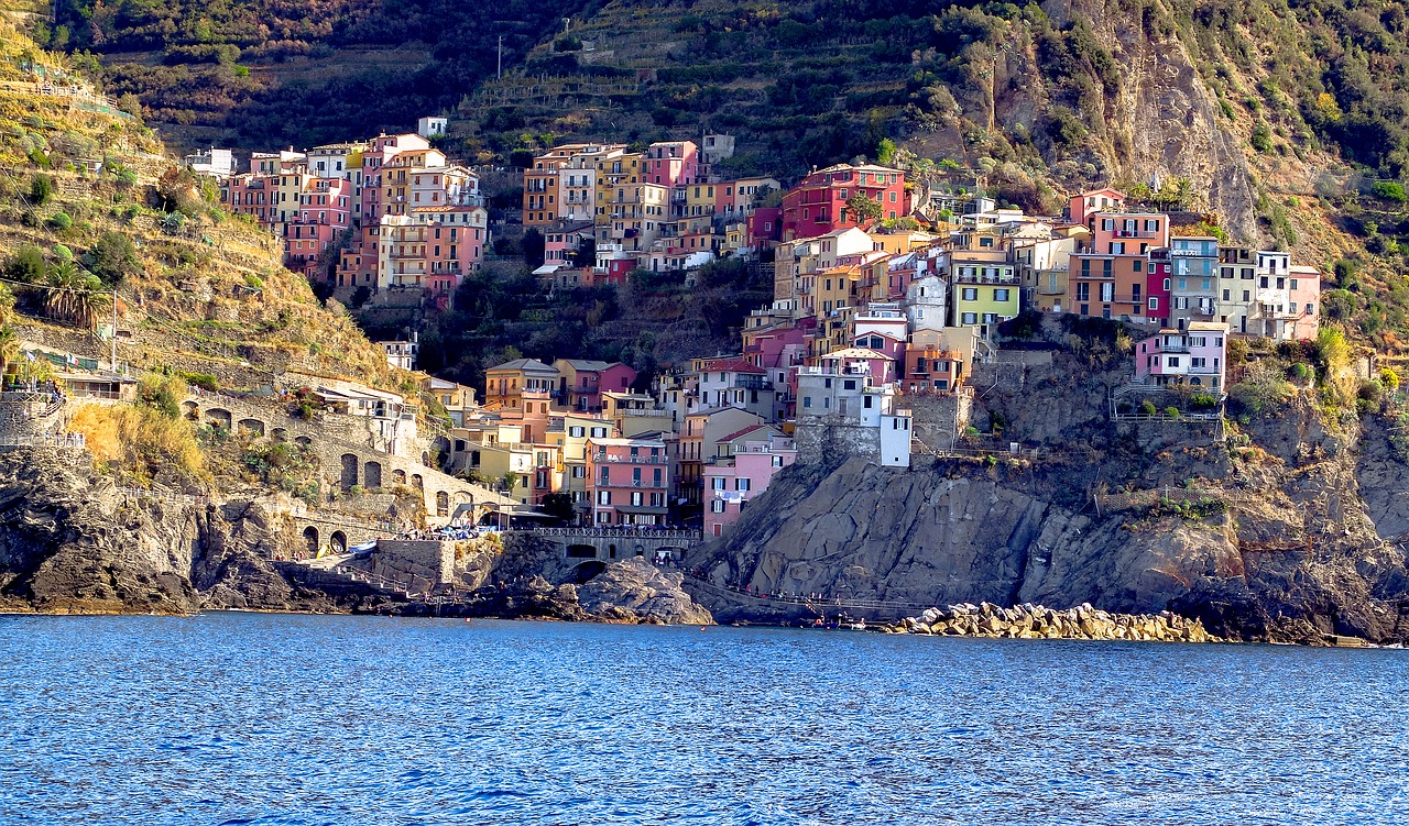 Image - cinque terre riomaggiore village