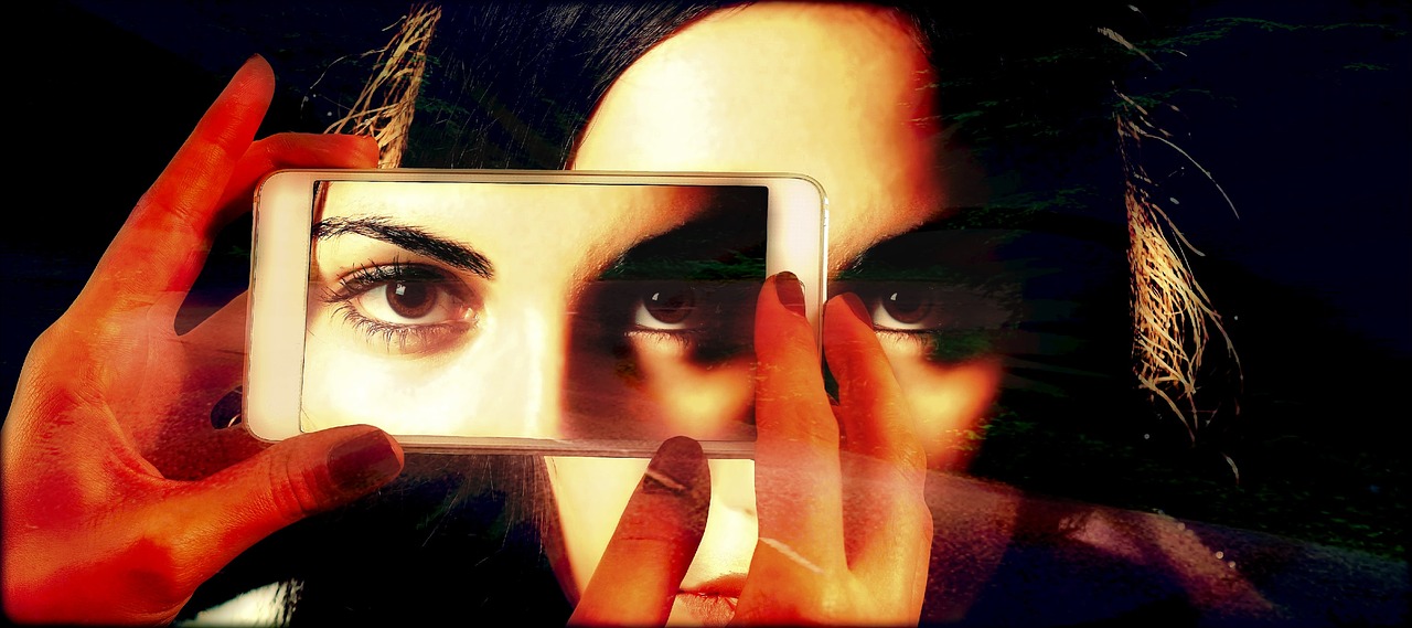 Image - smartphone face woman eyes view