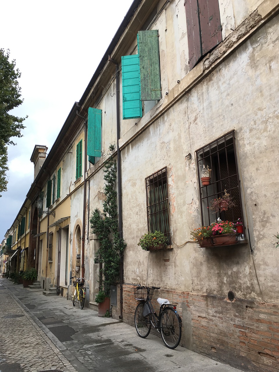 Image - italy bike street centre history