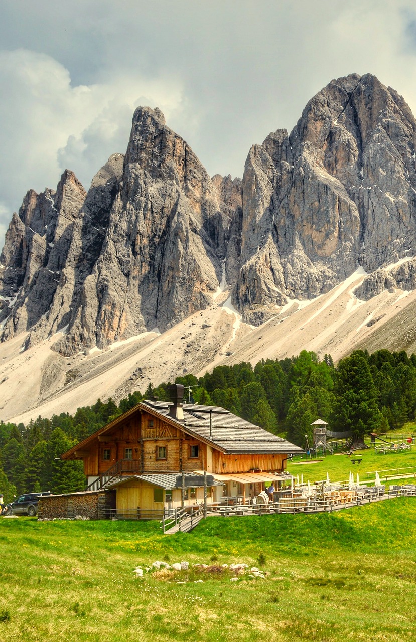 Image - val di funes dolomites rifugio odle