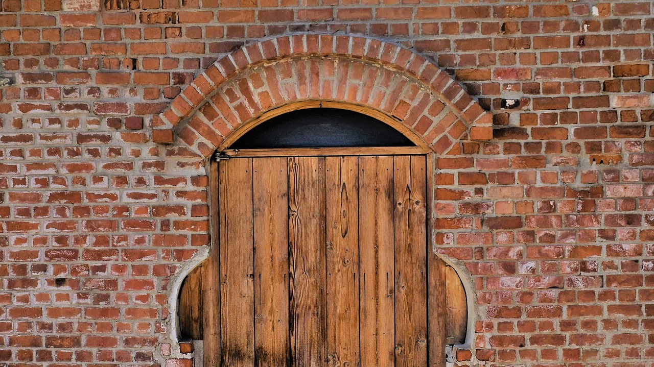 Image - door wooden brick factory old