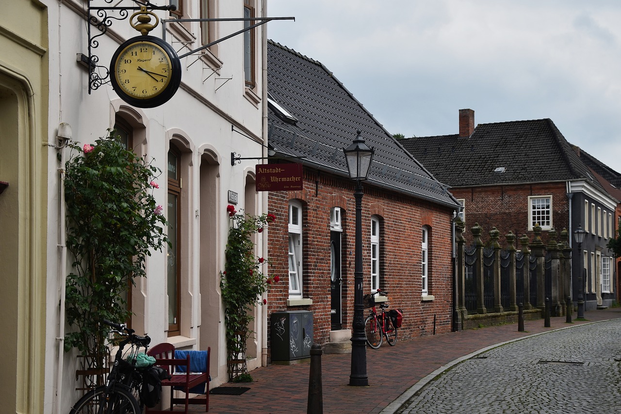 Image - road bike clock watchmakers empty