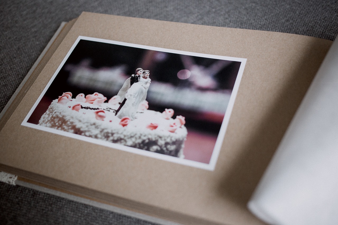 Image - album beige bride brown cake