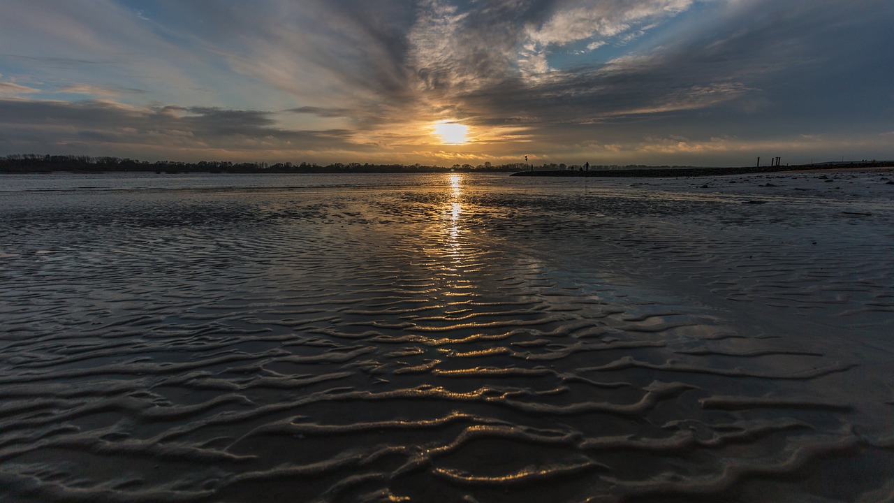 Image - elbe beach hamburg elbe beach