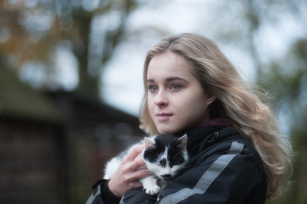 Image - autumn girl with cat cat cat s eyes