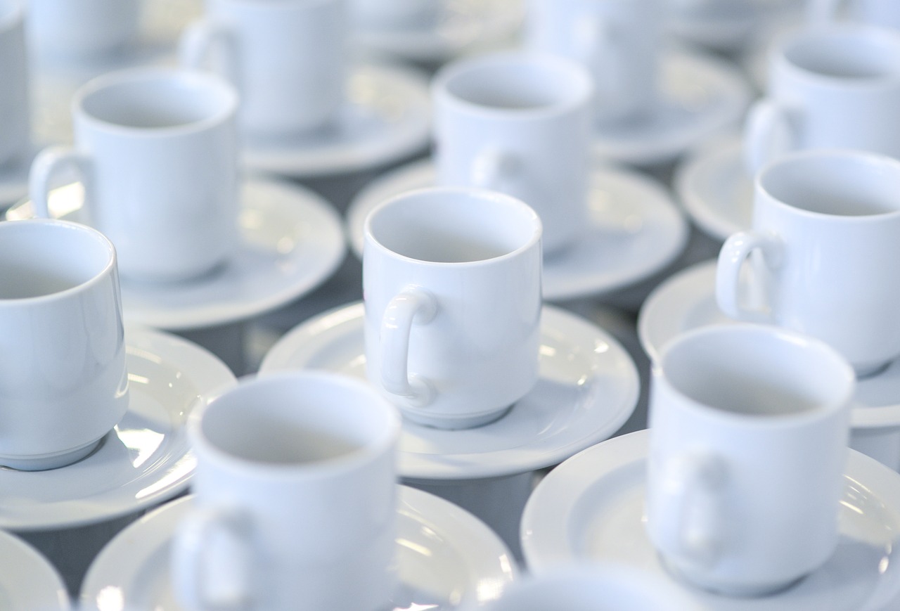 Image - coffee cups stacked white