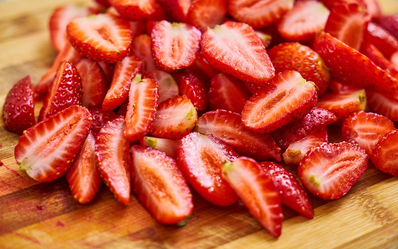 Image - strawberry fruit red passion macro