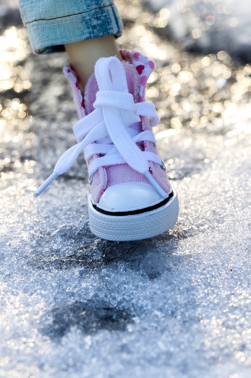 Image - shoe sneakers pink miniature