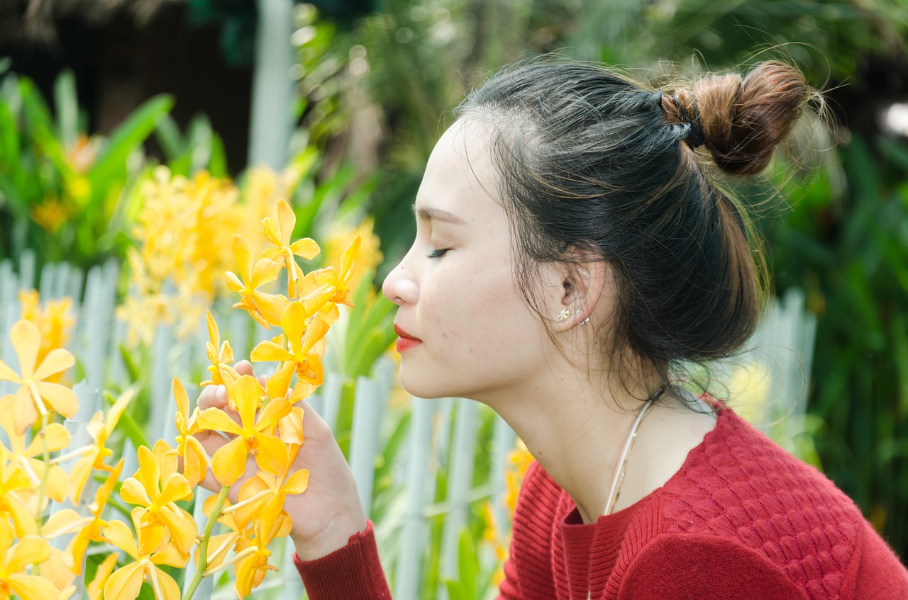 Image - girl orchids flower care beautiful