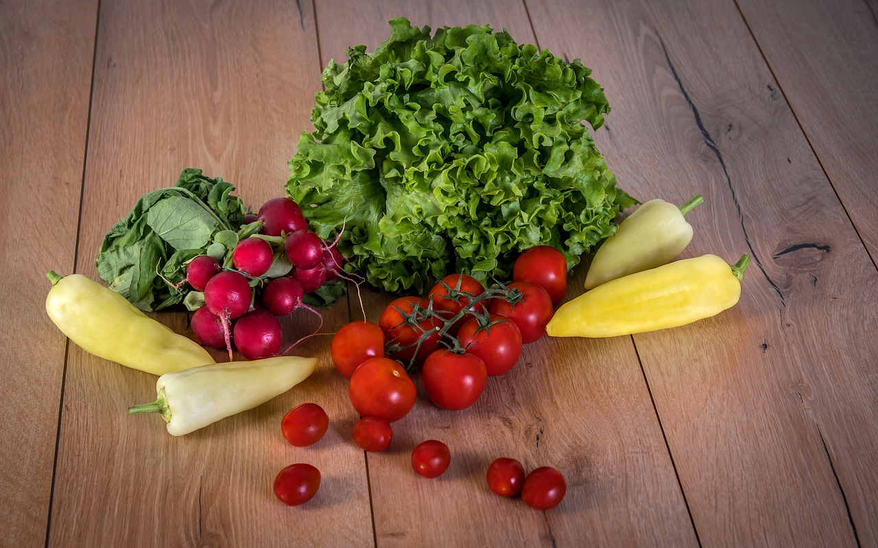 Image - vegetables tomatoes pepper salad