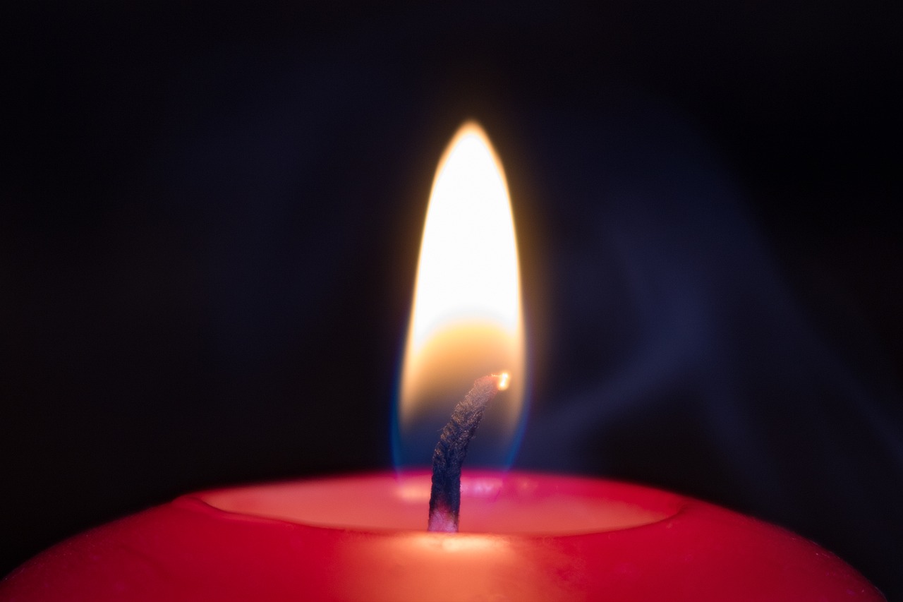 Image - candle flame light candlelight red