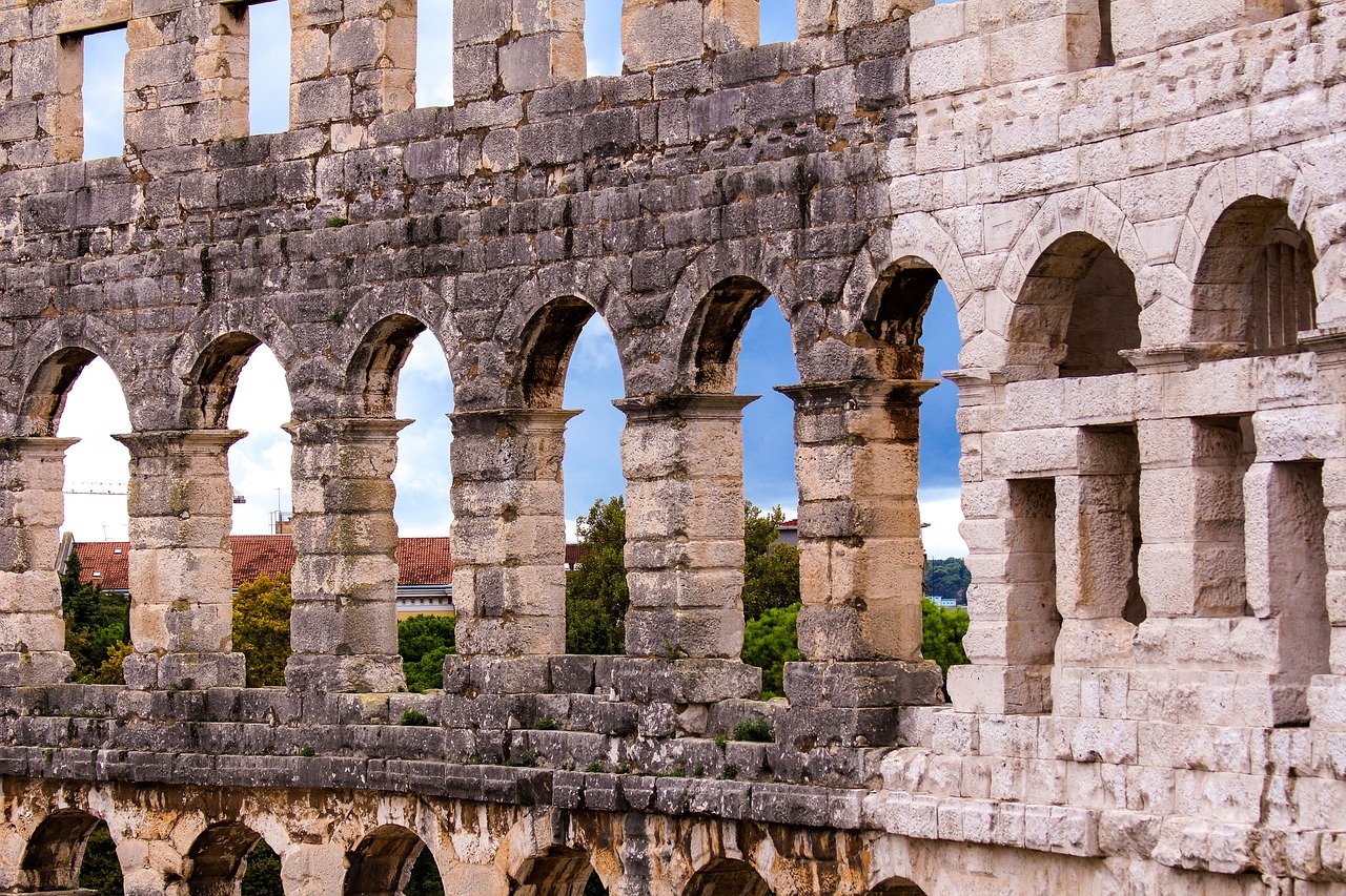 Image - pool croatia amphitheater