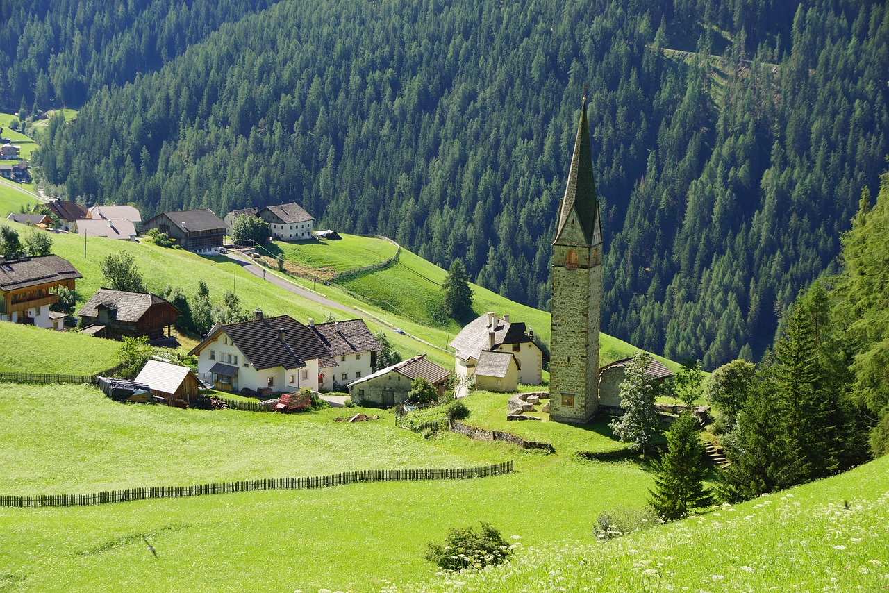 Image - dolomites la val south tyrol