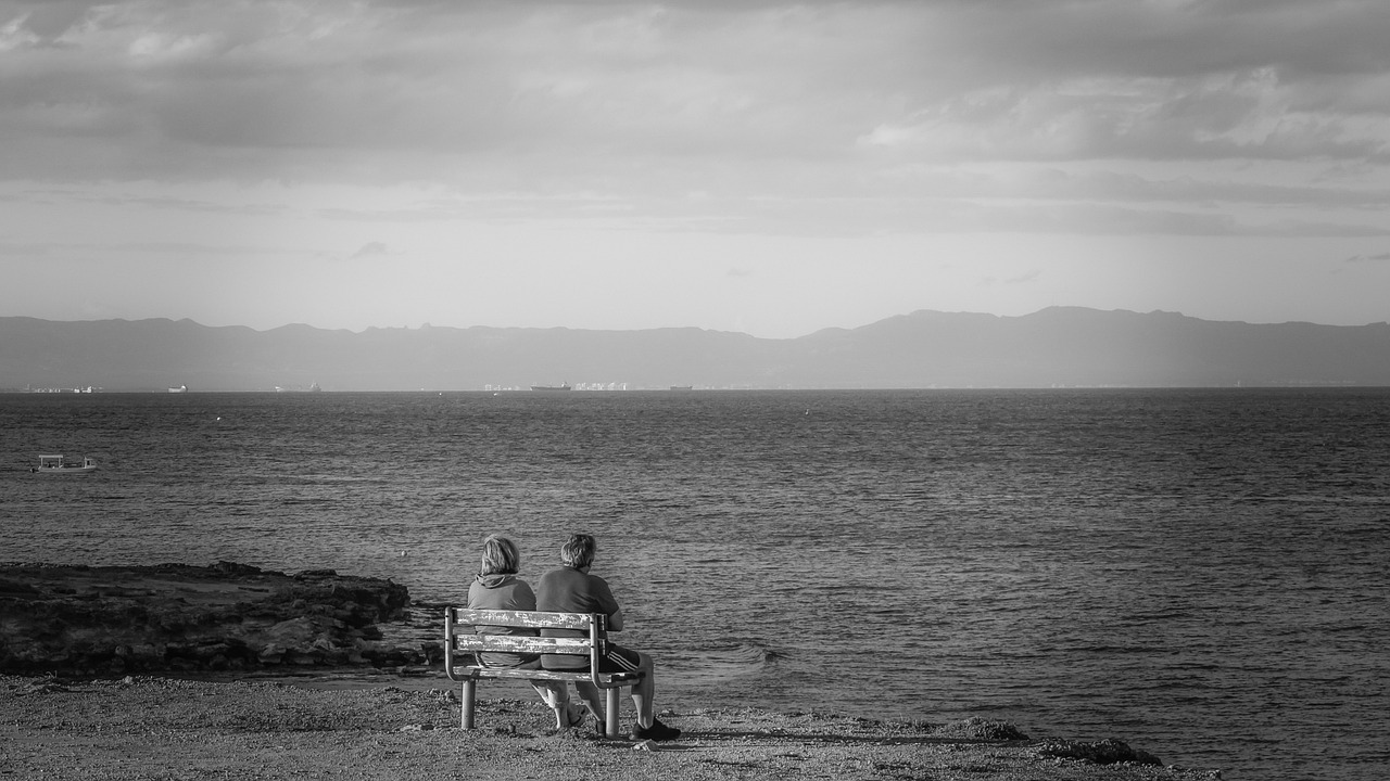 Image - couple gazing sea romantic