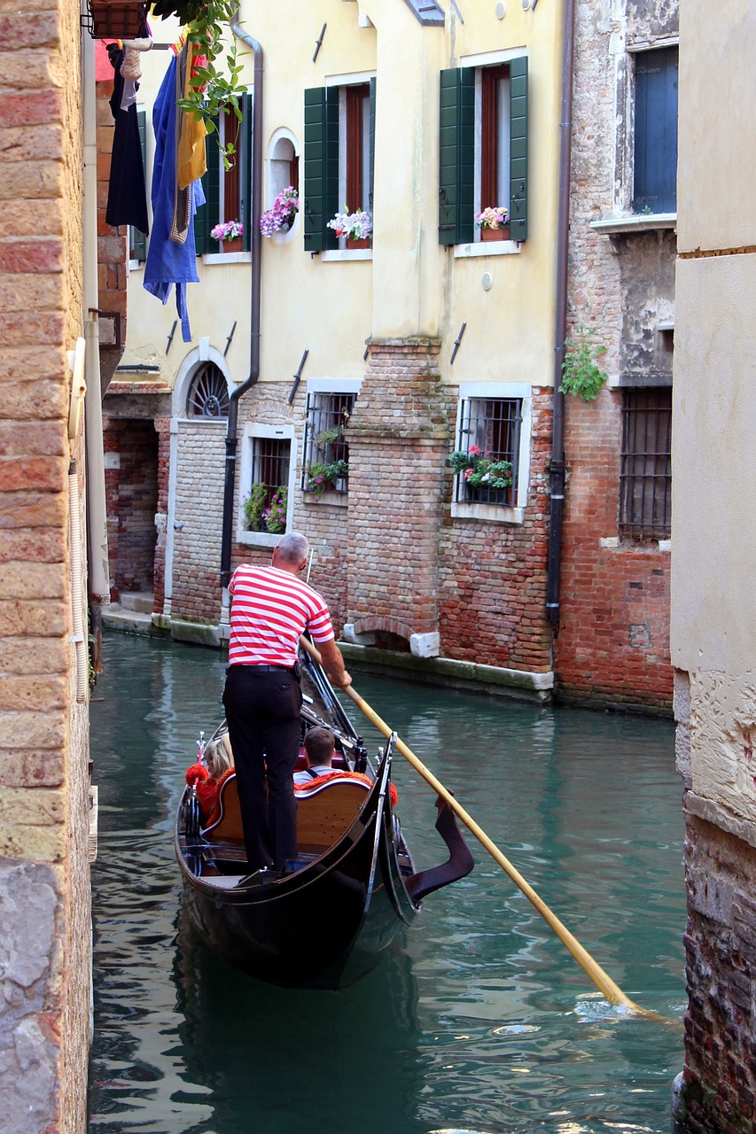 Image - venice gondola italy water