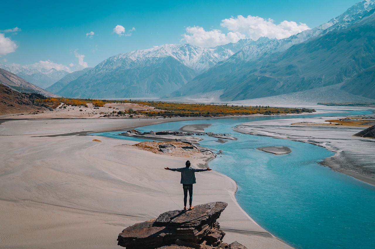 Image - landscape mountain water man