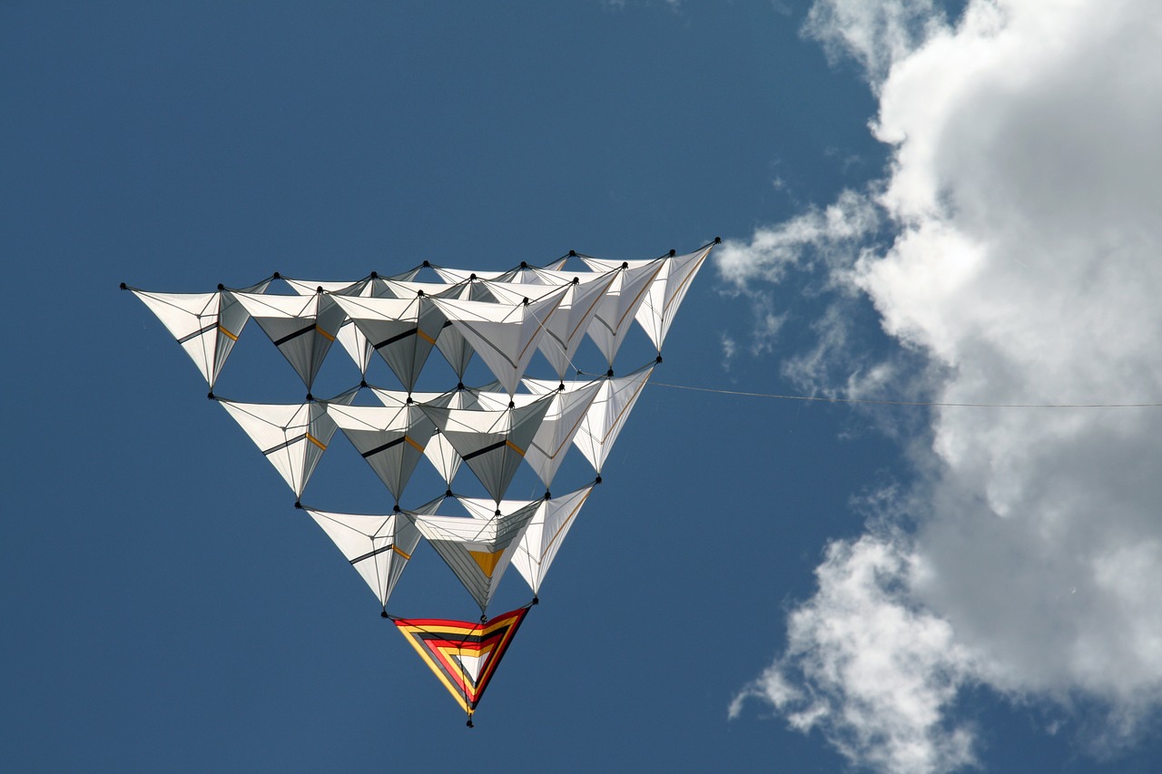 Image - tetrahedron dragons sky