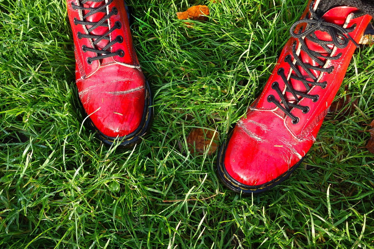 Image - feet shoes woman standing