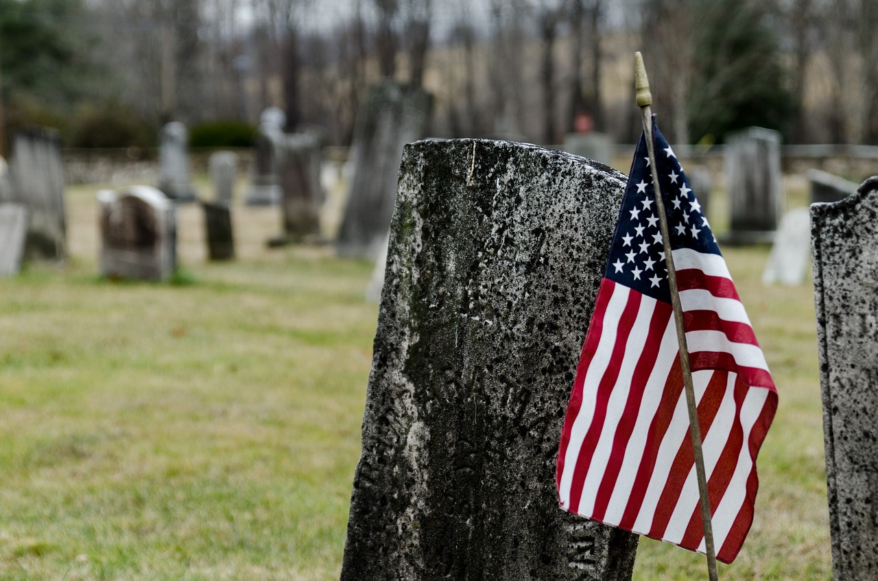 Image - church tombstone graveyard grave