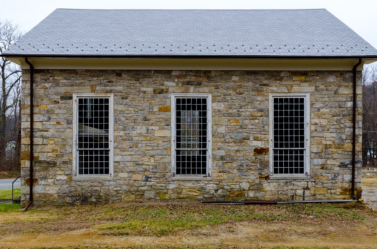 Image - church historic stone windows