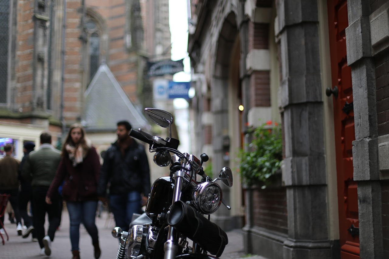 Image - motorbike outside amsterdam drive