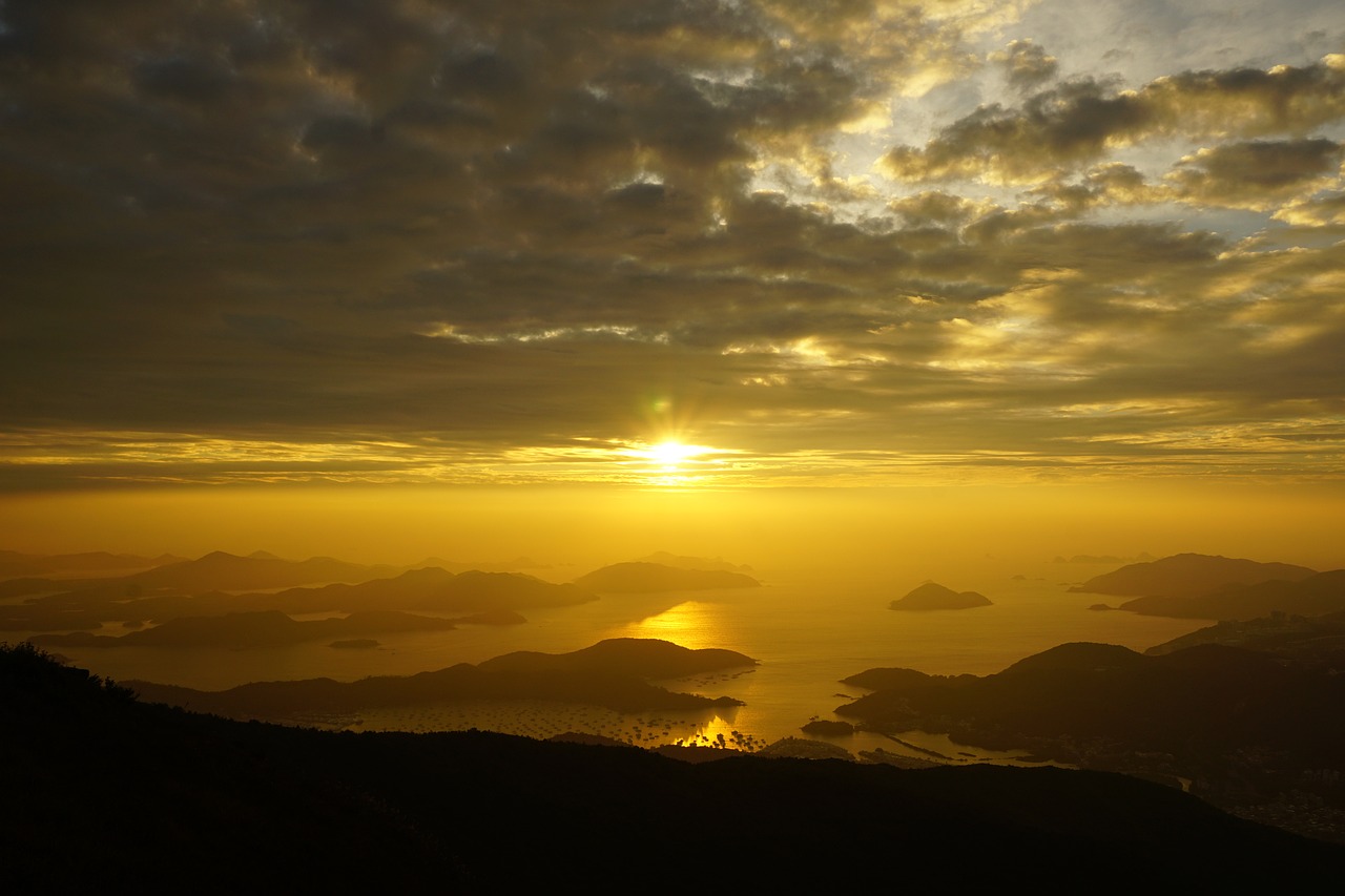 Image - hong kong buffalo hill dawn