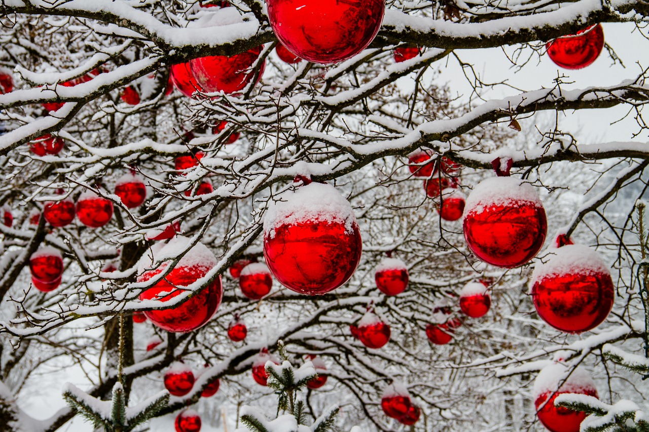 Image - christmas winter tree snow balls