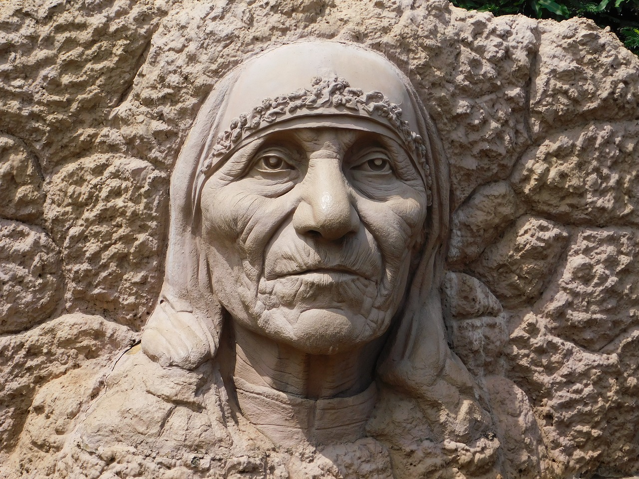 Image - stone mother theresa sculpture