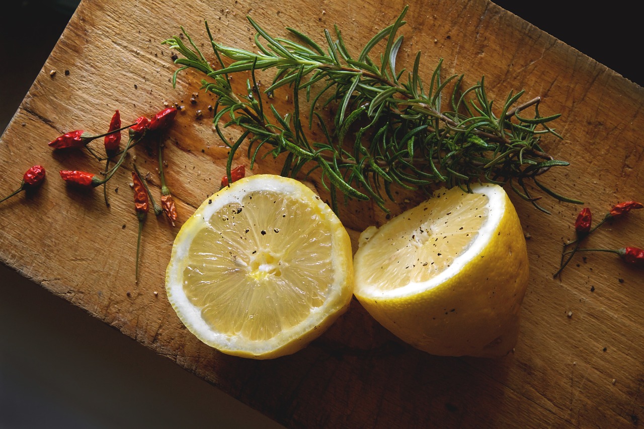 Image - food greet lemon chopping board