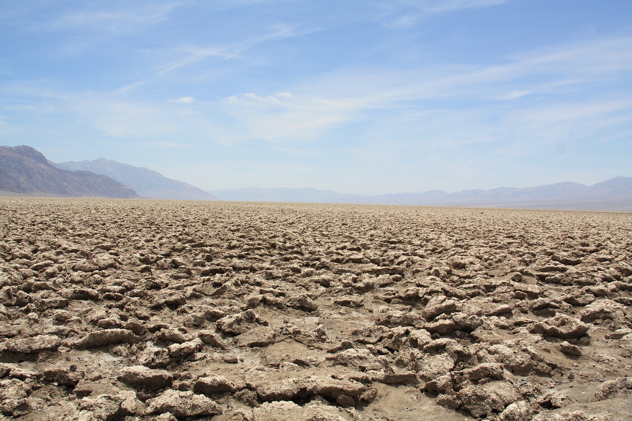 Image - desert dry parched earth nature