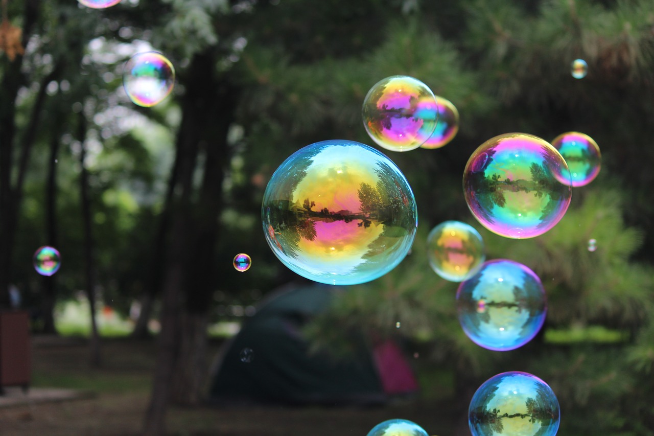 Image - bubble reflection rainbow