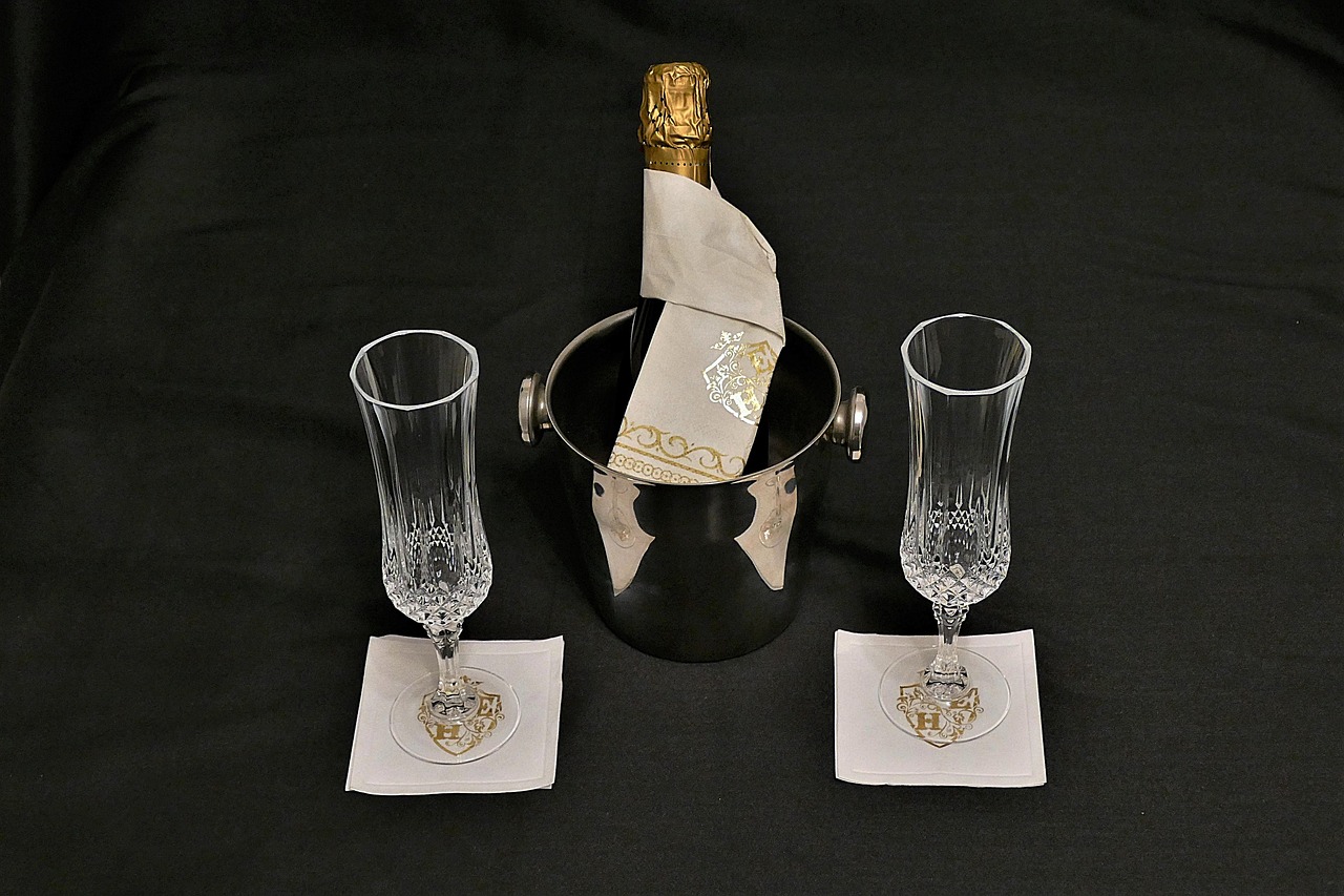 Image - champagne glasses champagne cooler