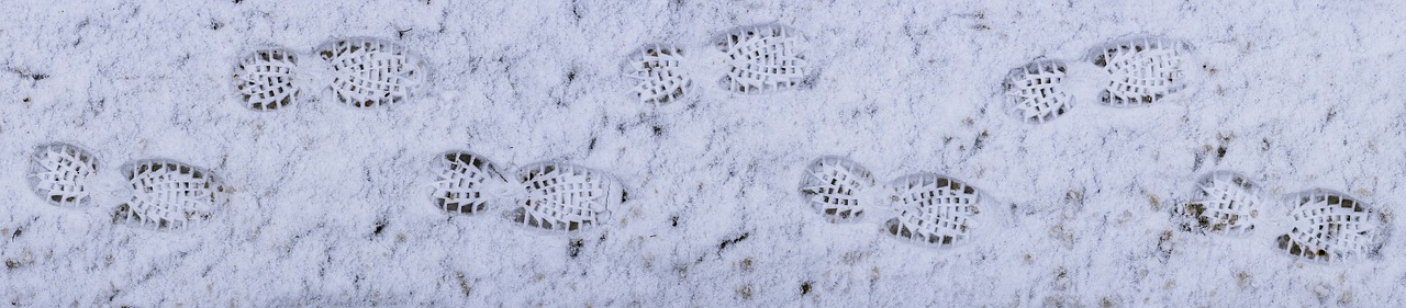 Image - snow footprints traces winter