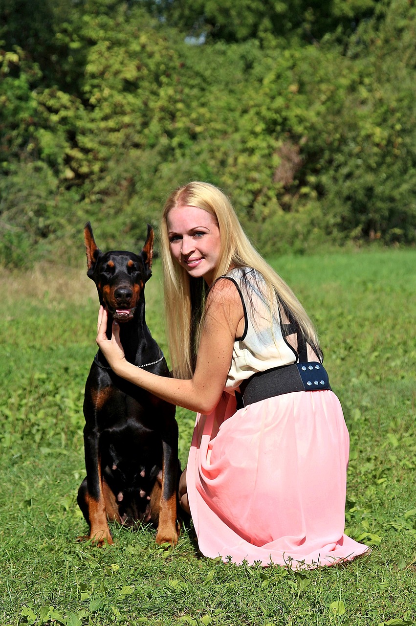 Image - doberman dog blonde girl friendship