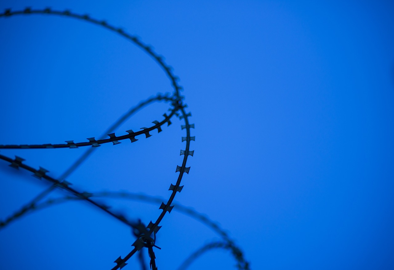 Image - no one sky barbed wire razor blue