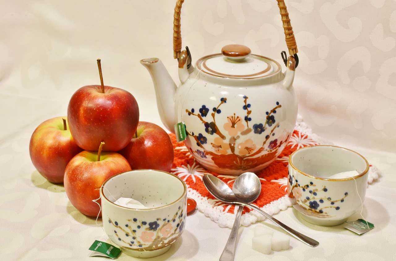 Image - tee cup pot apple drink table