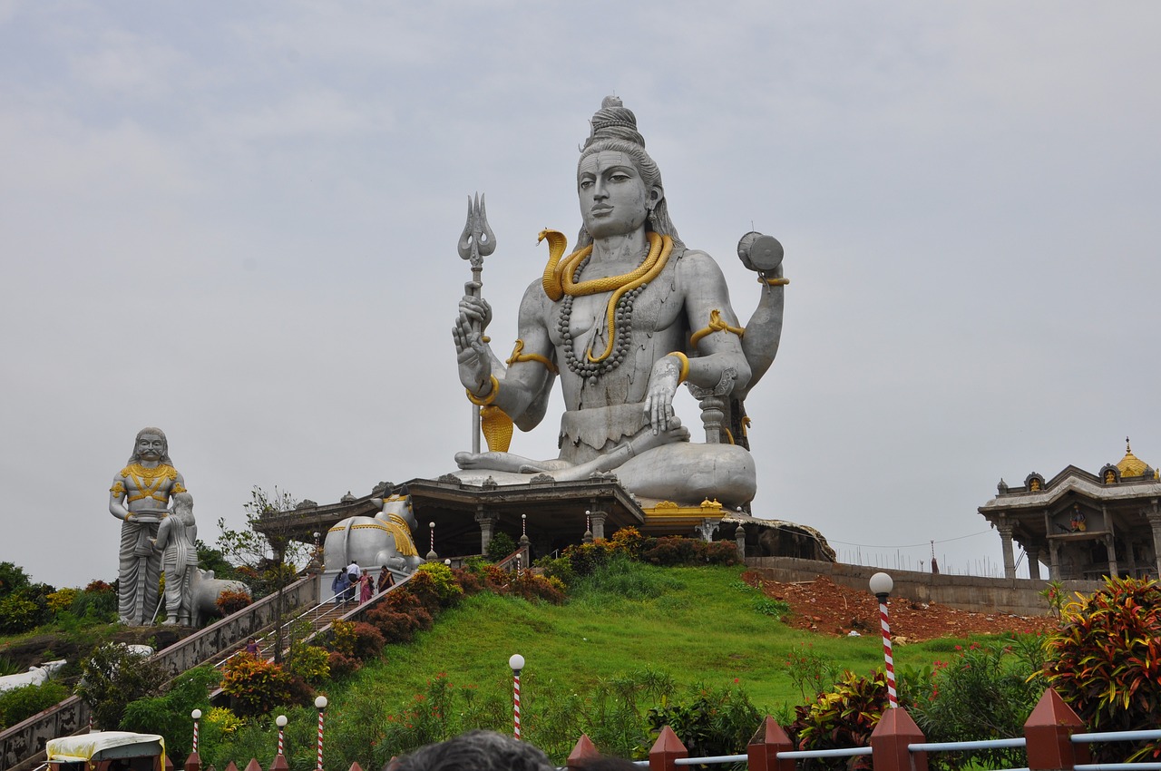 Image - statue travel religion sculpture