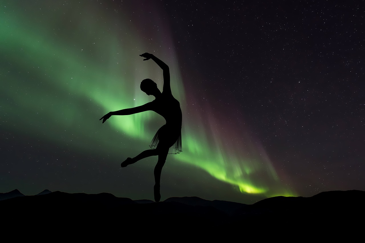 Image - silhouette ballerina northern lights