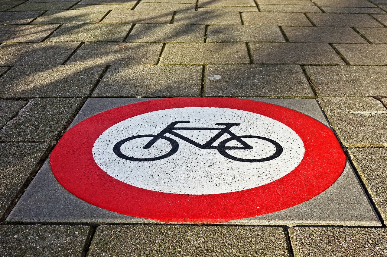 Image - bicycle sign no parking no bikes