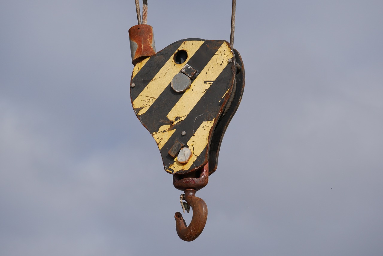 Image - hanging hook crane construction