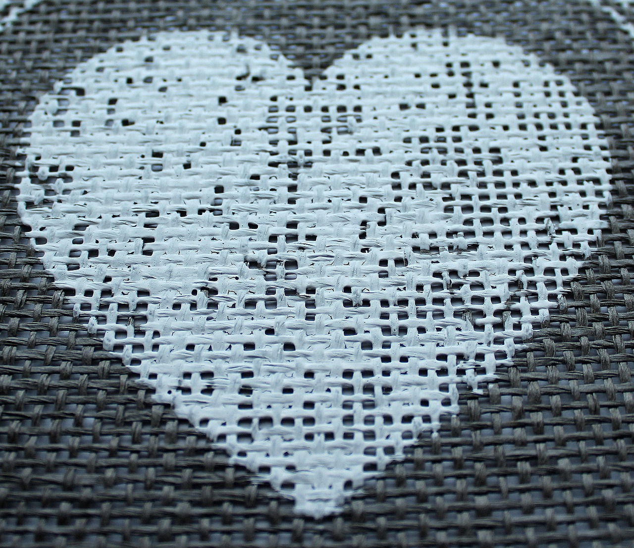 Image - heart shape web weave braid