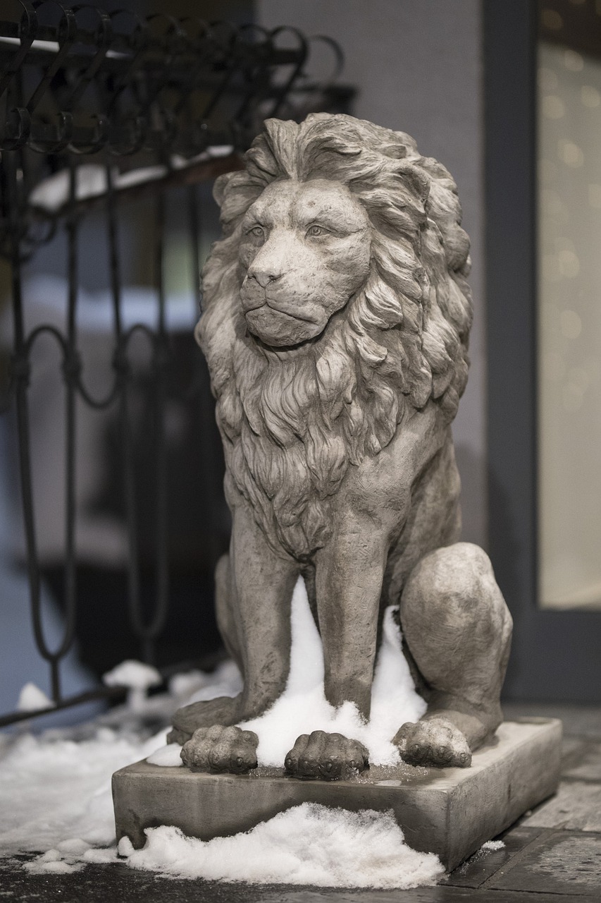 Image - mammal lion statue snow winter